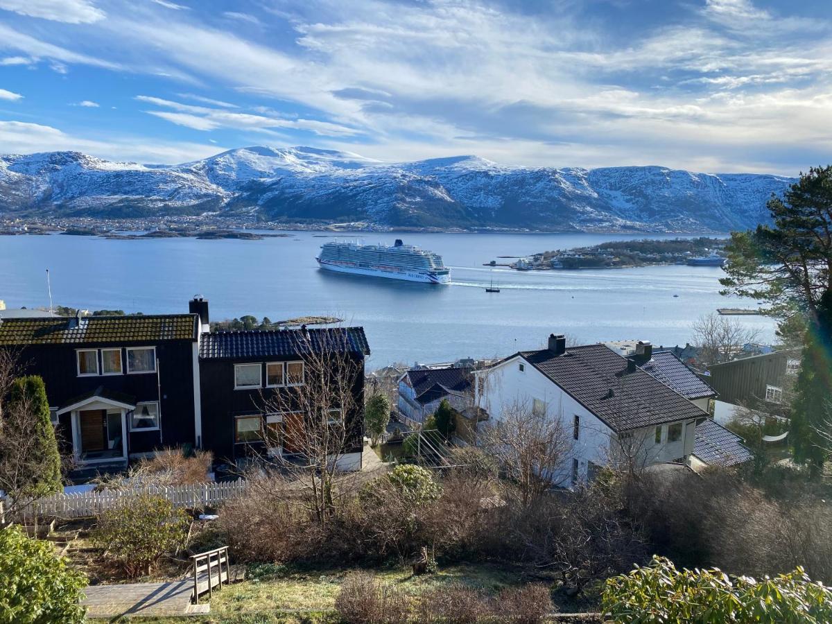 Great Place With View To The Mountains And Fjord Alesund Ngoại thất bức ảnh