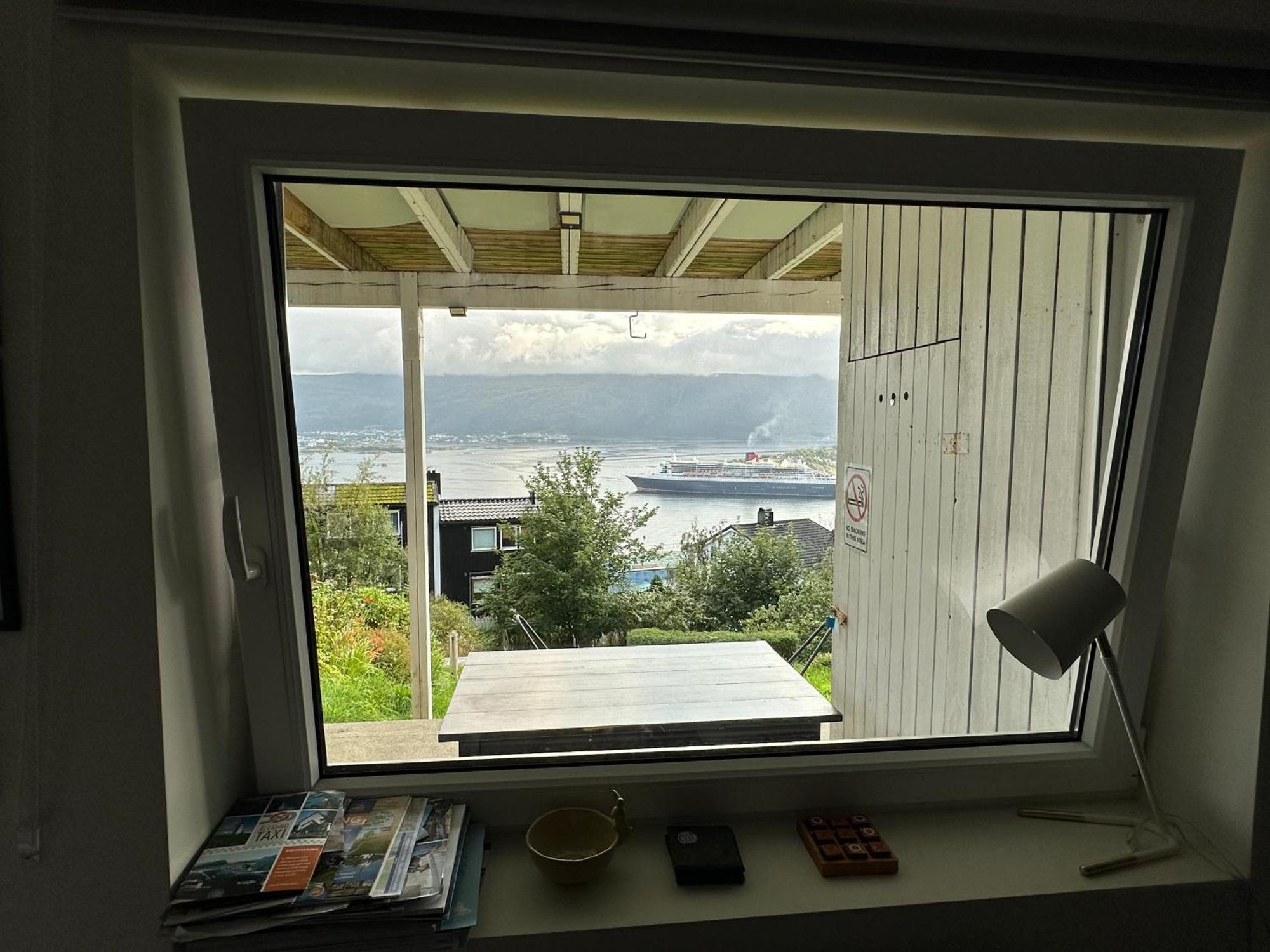 Great Place With View To The Mountains And Fjord Alesund Ngoại thất bức ảnh